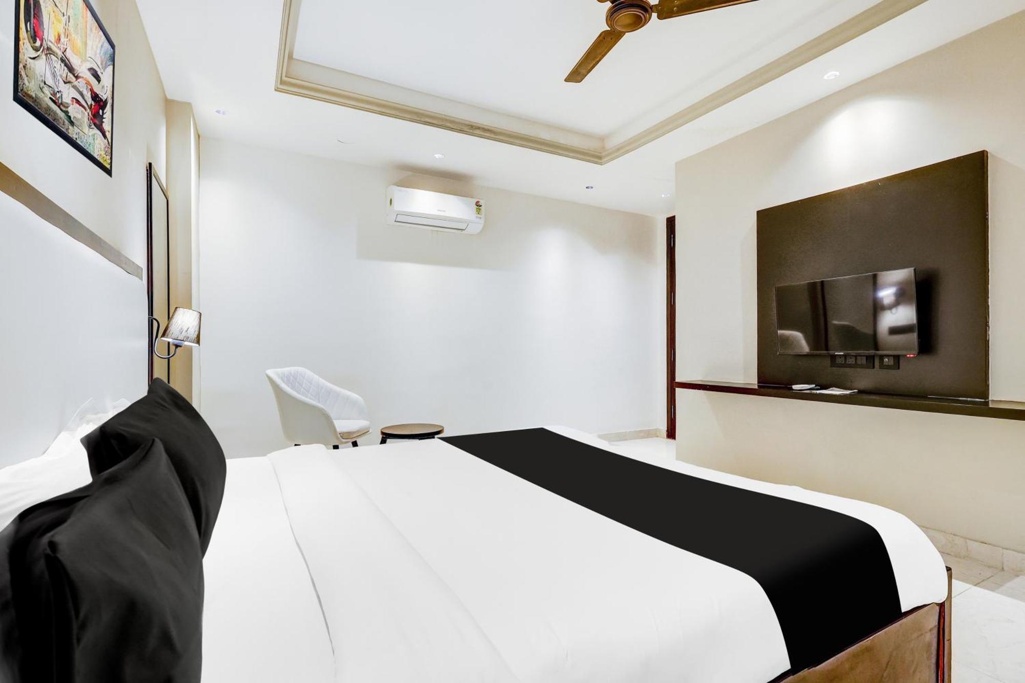 Super Townhouse Oak Udyog Vihar 호텔 구르가온 외부 사진
