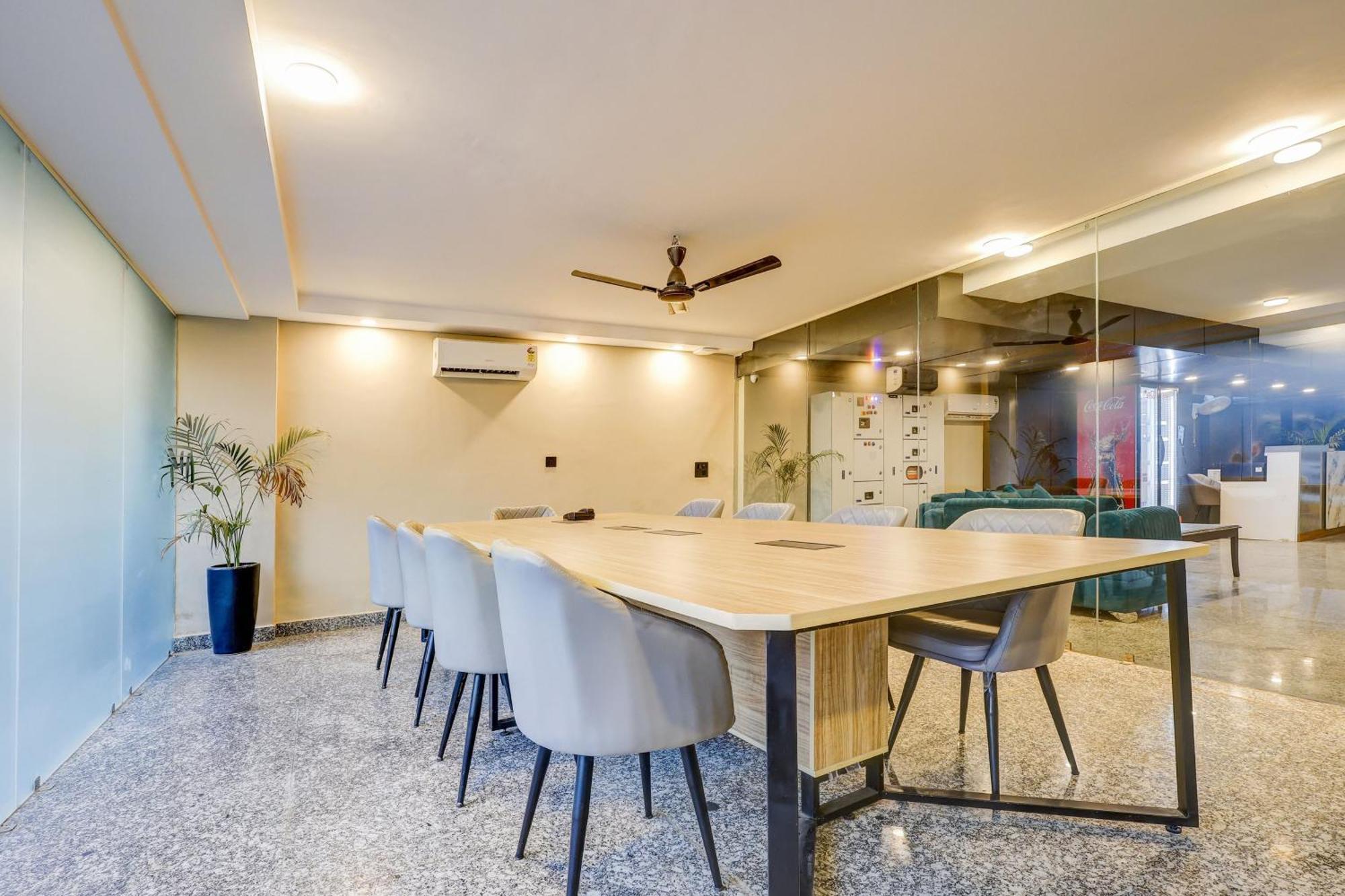 Super Townhouse Oak Udyog Vihar 호텔 구르가온 외부 사진