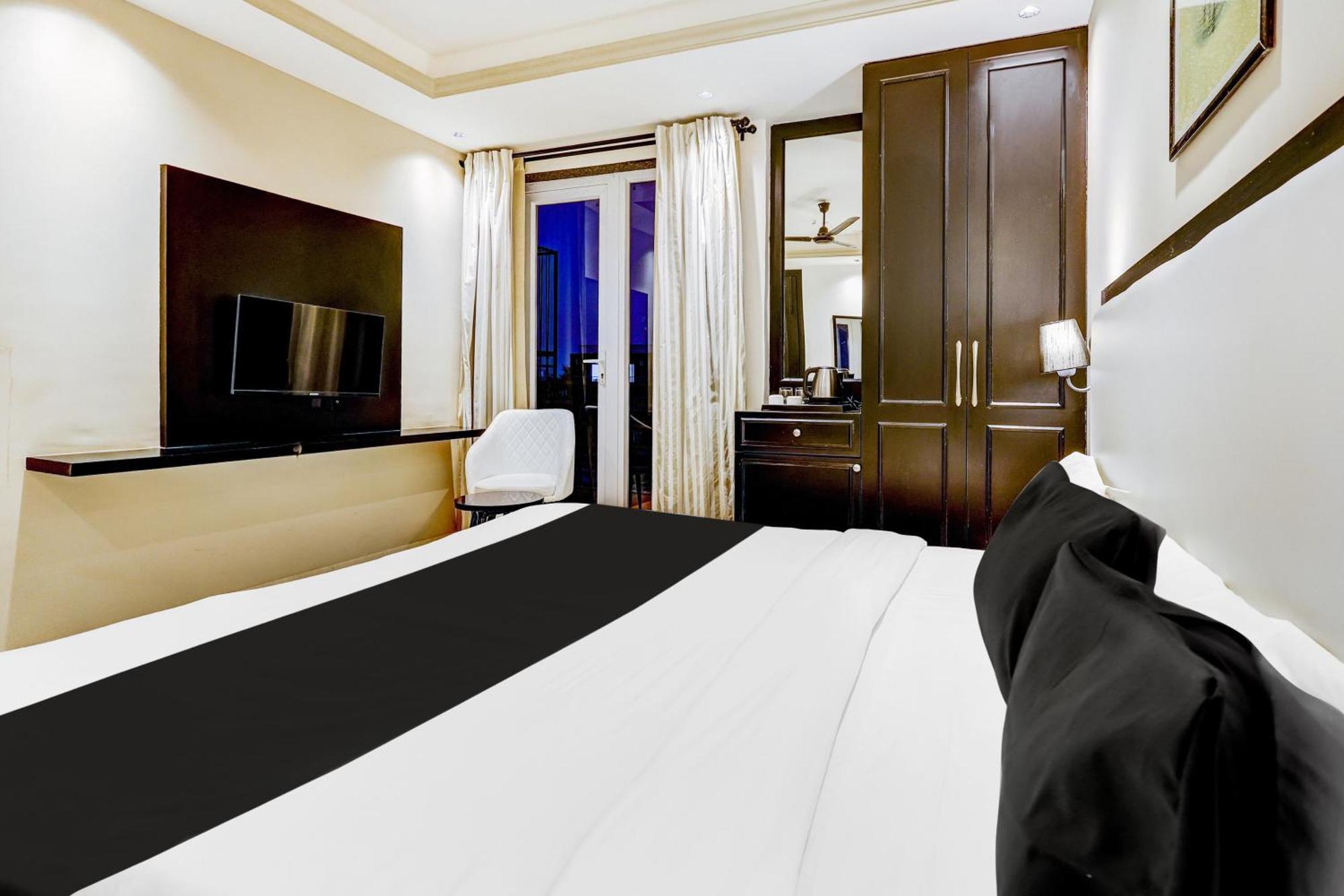 Super Townhouse Oak Udyog Vihar 호텔 구르가온 외부 사진